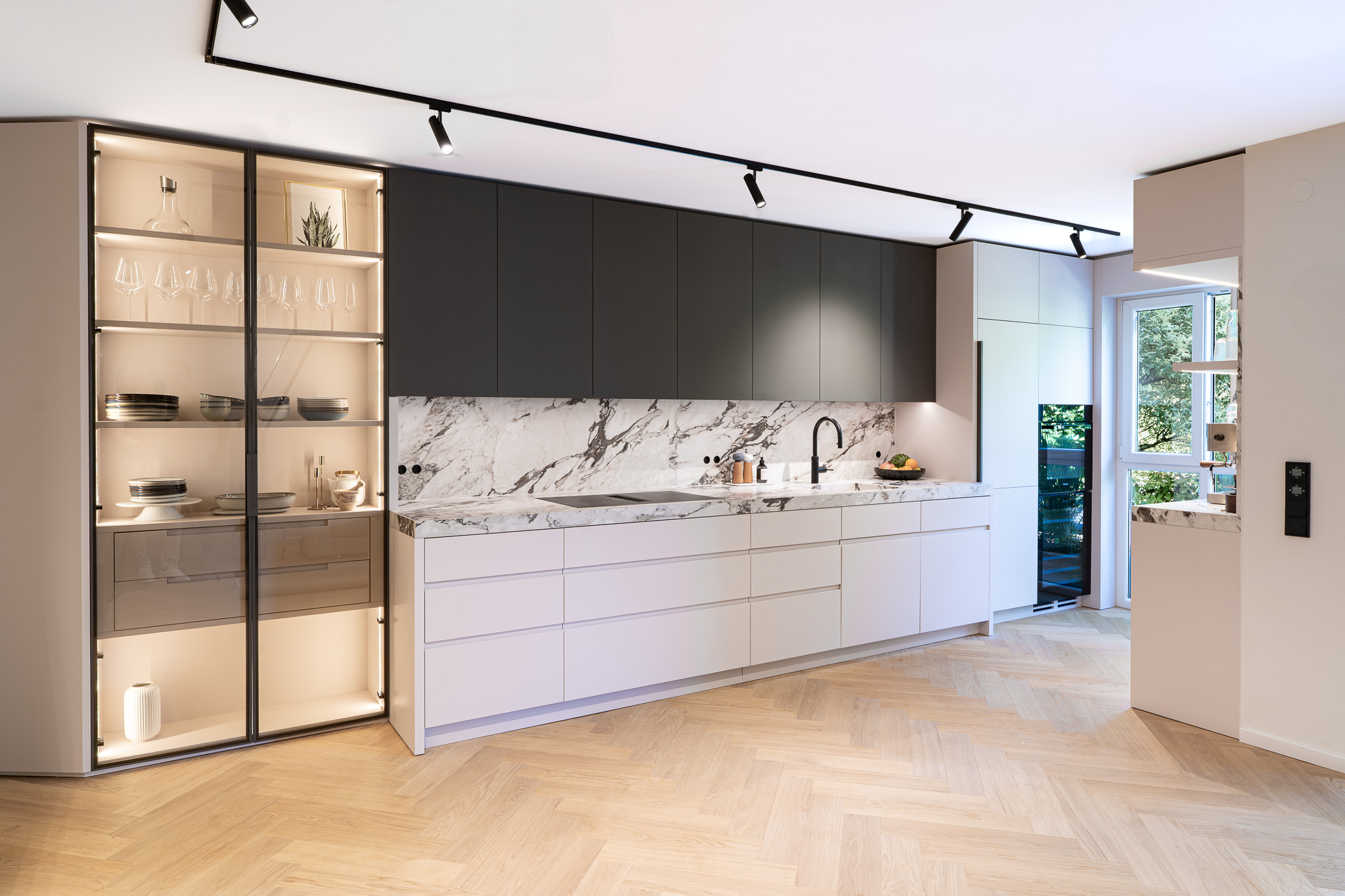 design-kueche-marmor-arbeitsplatte-muenchen